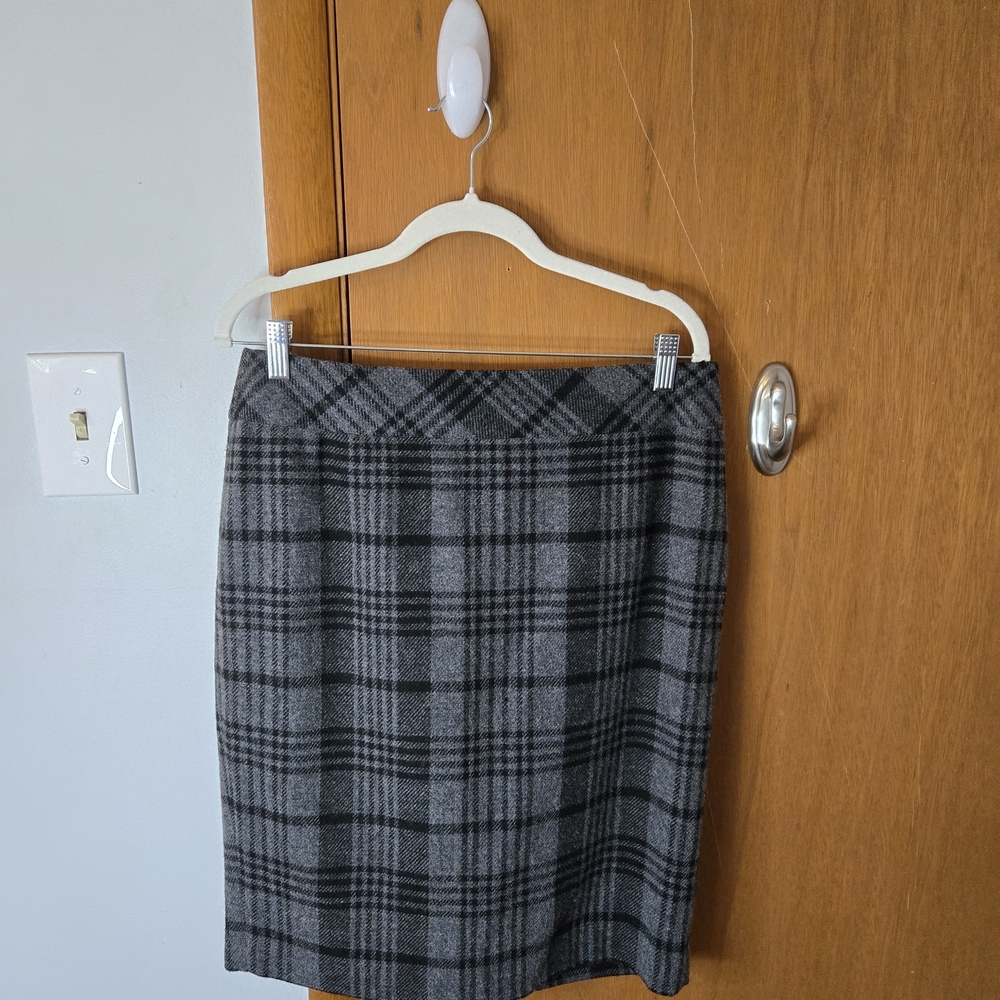 Classic LOFT Gray Plaid Women's Skirt Size 10.